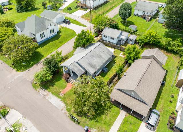 Property at 2601 Fenwood Dr, Knoxville, TN 37918, 2 beds, 2 baths