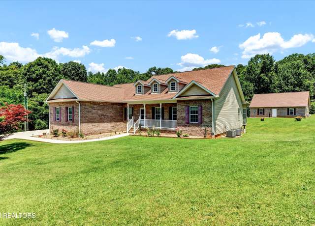 Property at 1721 N Parkridge Dr, Knoxville, TN 37924, 4 beds, 3 baths