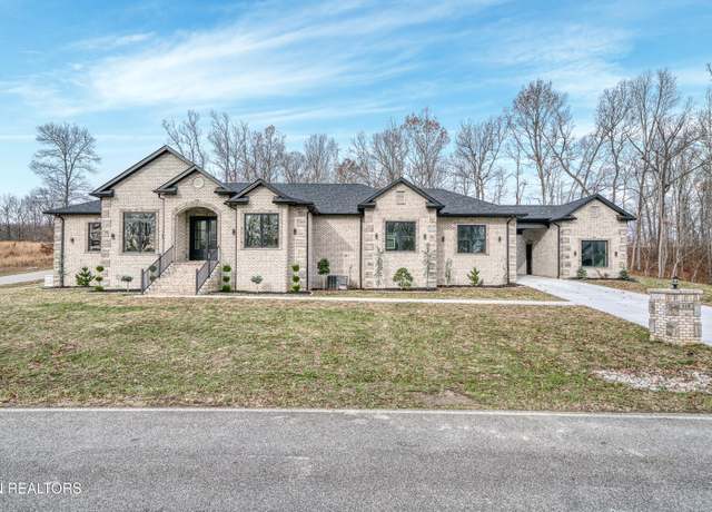 Property at 519 Cumberland View Dr, Crossville, TN 38555, 4 beds, 4.5 baths