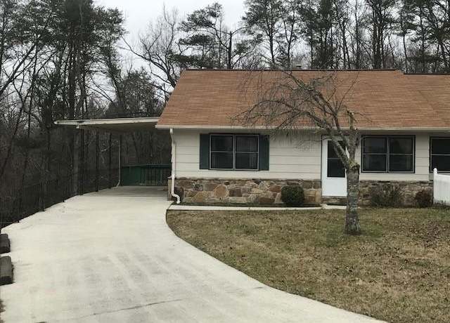 Property at 110 Wood Ln, Sparta, TN 38583, 2 beds, 1.5 baths