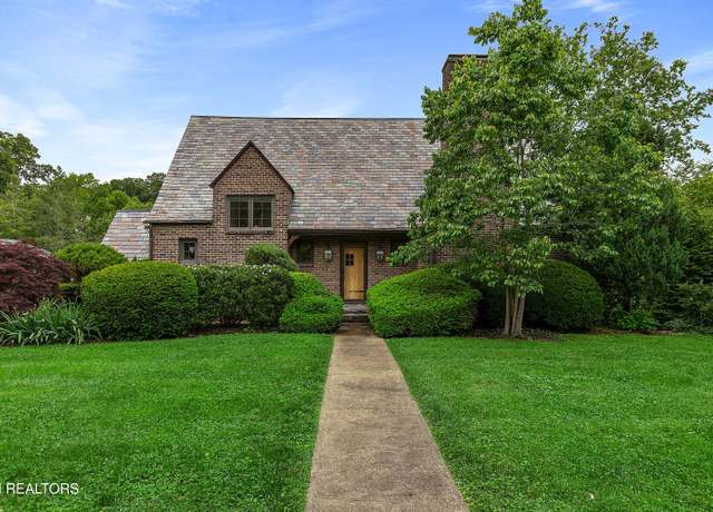 Property at 3929 Glenfield Dr, Knoxville, TN 37919, 5 beds, 5.5 baths