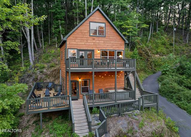 Property at 2272 Hidden Hollow Way, Pigeon Forge, TN 37862, 1 bed, 1.5 baths