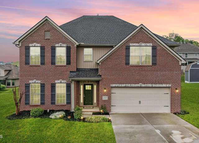 Property at 12428 Turkey Crossing Ln, Knoxville, TN 37932, 5 beds, 4 baths