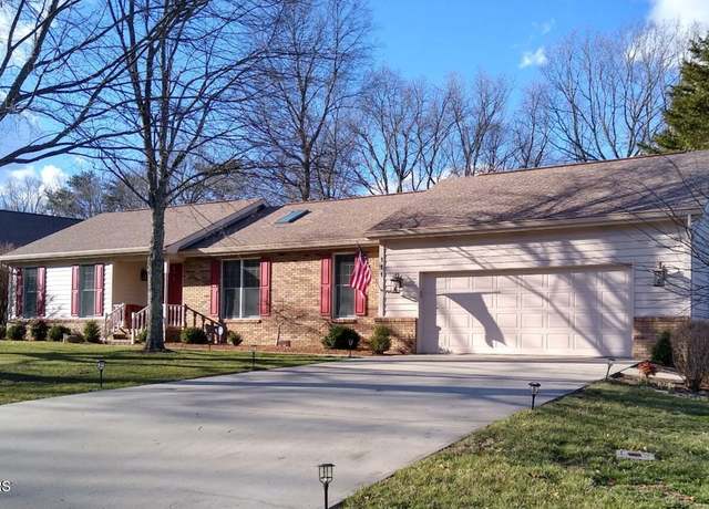 Property at 111 Lynhurst Dr, Crossville, TN 38558, 3 beds, 2.5 baths