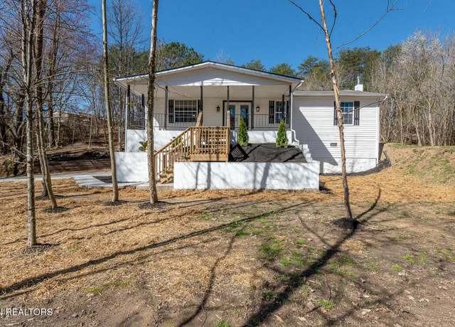 Property at 2055 Lake City Hwy, Clinton, TN 37716, 3 beds, 2 baths