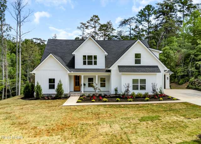 Property at 7719 Pennyroyal Dr, Knoxville, TN 37920, 5 beds, 3 baths