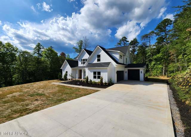 Property at 7719 Pennyroyal Dr, Knoxville, TN 37920, 5 beds, 3 baths