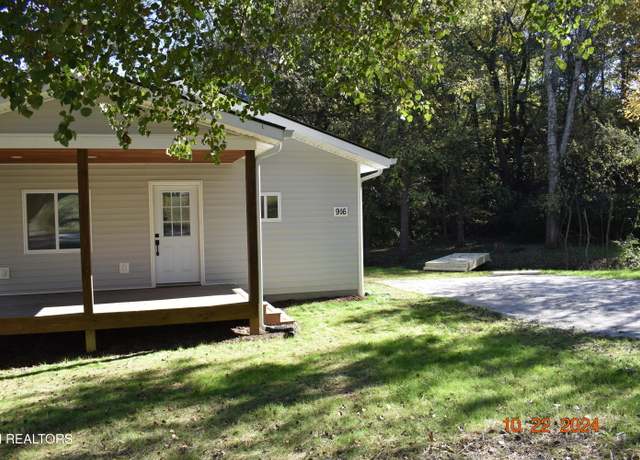 Property at 916 Margrave Dr, Harriman, TN 37748, 3 beds, 2 baths