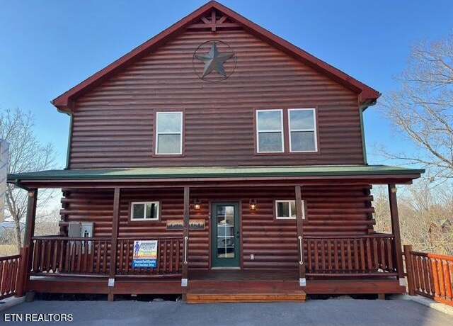 Property at 692 Stockton Dr, Sevierville, TN 37876, 3 beds, 3.5 baths