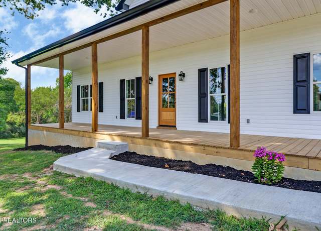 Property at 103 N Duncan St, Jamestown, TN 38556, 3 beds, 2 baths