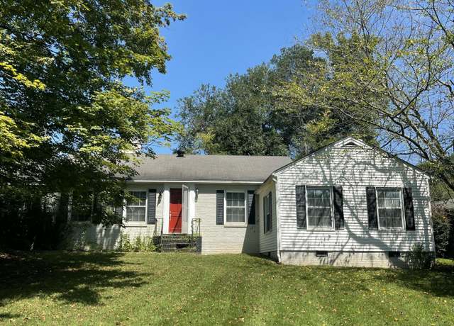 Property at 1545 SW Southgate Rd, Knoxville, TN 37919, 4 beds, 3.5 baths