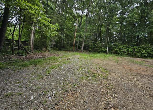 Property at 689 Ivey Hollow Rd, Lafollette, TN 37766