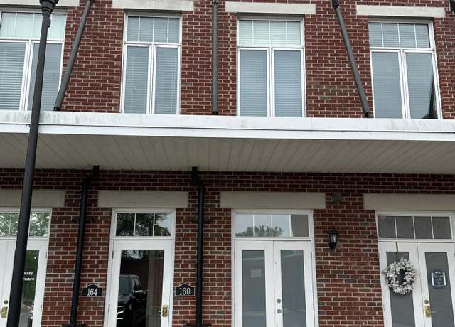 Property at 160 Market Street St, Kingston, TN 37763, 2 beds, 2 baths