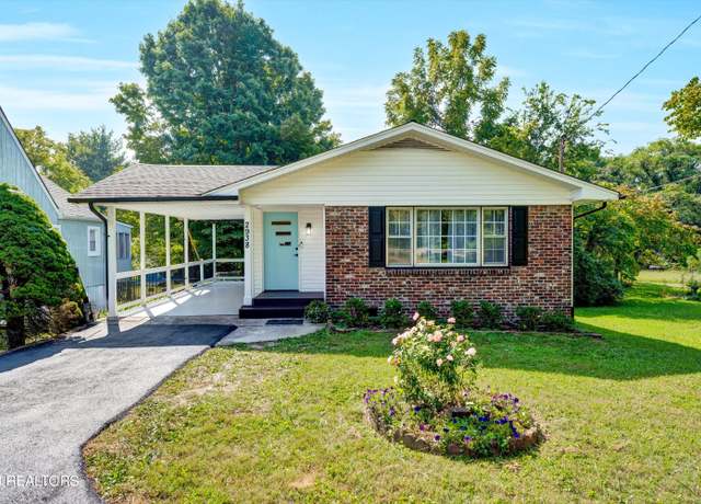 Property at 2938 NE Valley View Dr, Knoxville, TN 37917, 3 beds, 2 baths