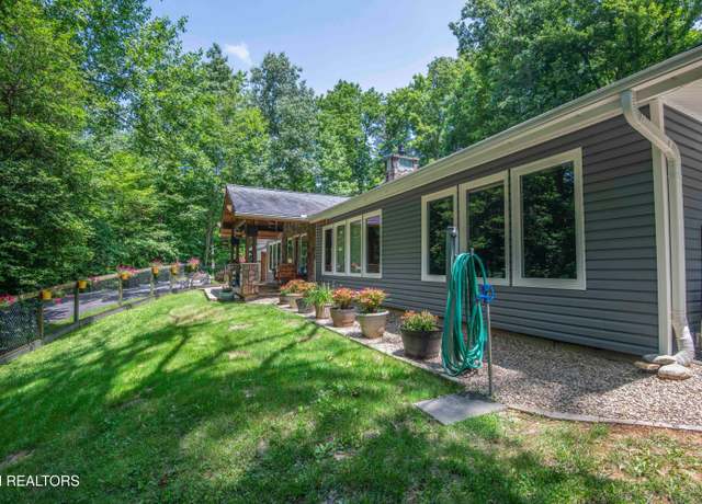 Property at 216 Mockingbird Dr, Gatlinburg, TN 37738, 2 beds, 1.5 baths
