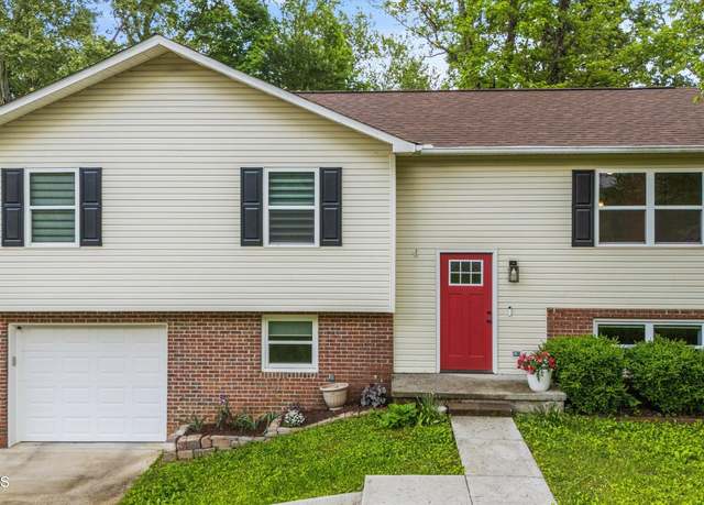 Property at 10212 Birch Hill Ln, Knoxville, TN 37932, 3 beds, 3 baths