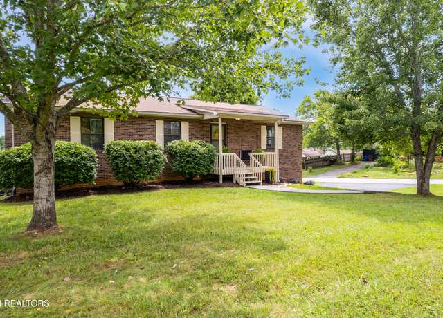 Property at 1018 Crest Dr, Jefferson City, TN 37760, 3 beds, 2 baths