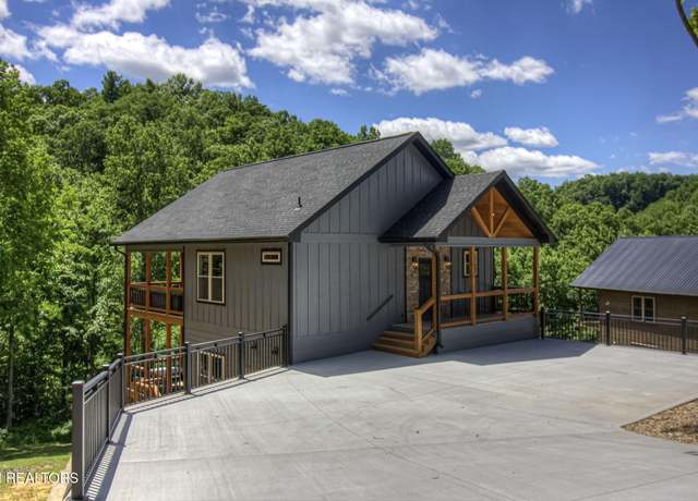 Property at 3344 Frontier View Dr, Sevierville, TN 37876, 2 beds, 3 baths
