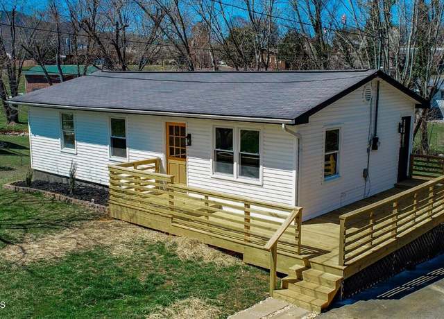 Property at 839 Navaho Dr, Newport, TN 37821, 4 beds, 3 baths