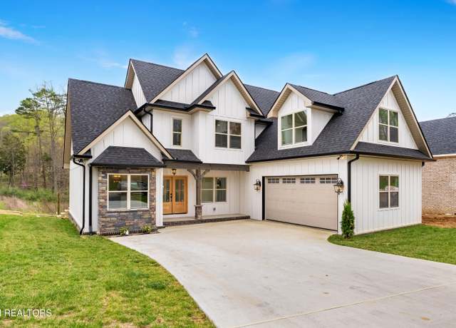 Property at 101 Cherry Oak Dr, Oak Ridge, TN 37830, 4 beds, 2.5 baths