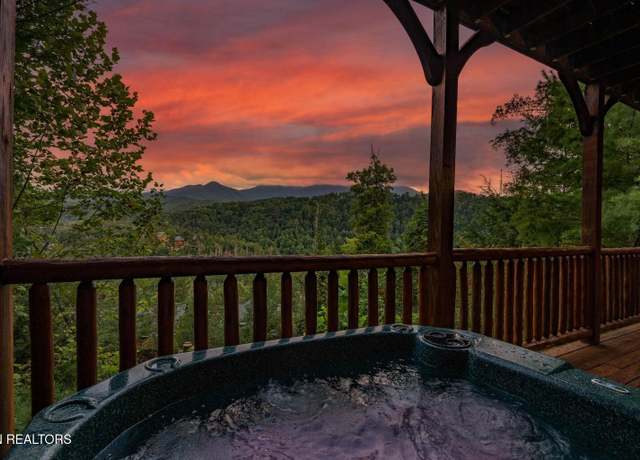 Property at 648 Park Vista Way, Gatlinburg, TN 37738, 3 beds, 4 baths