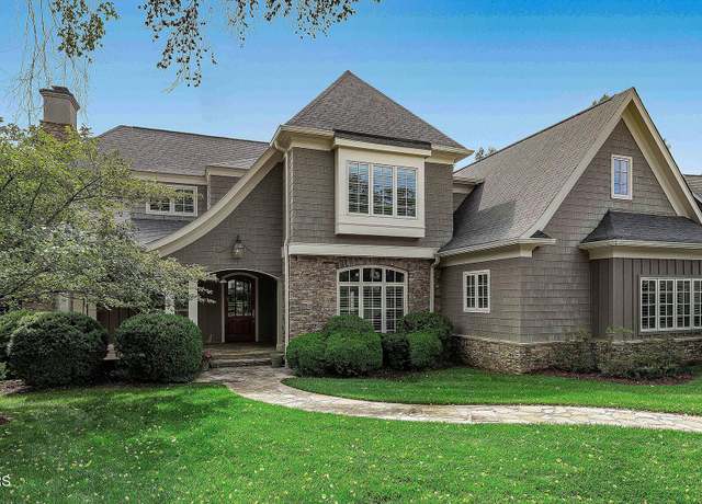 Property at 6325 Waters Edge Ln, Knoxville, TN 37919, 4 beds, 4.5 baths