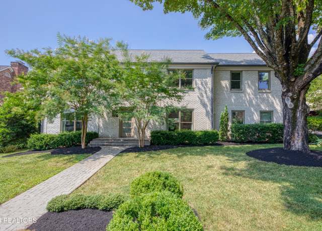 Property at 413 Boxwood Sq, Knoxville, TN 37919, 2 beds, 2.5 baths