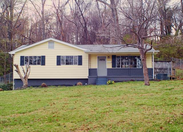 Property at 3429 Peachwood Rd, Knoxville, TN 37921, 3 beds, 2 baths