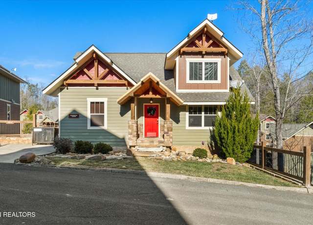 Property at 712 Still Hill Way, Gatlinburg, TN 37738, 3 beds, 3.5 baths