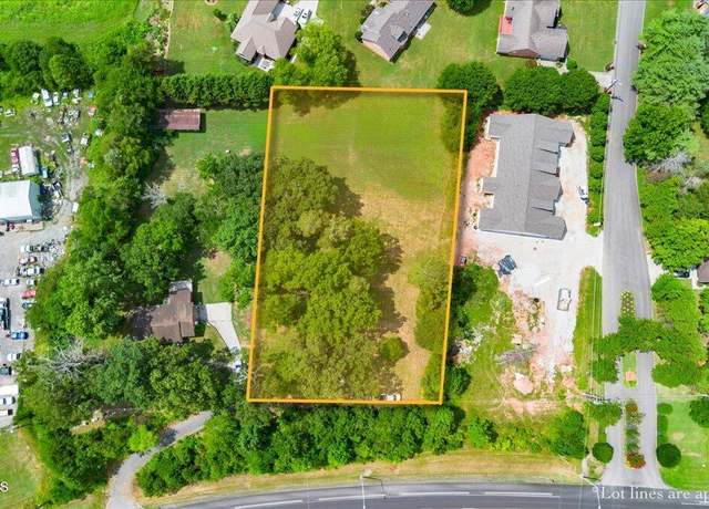 Property at 2025 N Charles G Seivers Blvd, Clinton, TN 37716