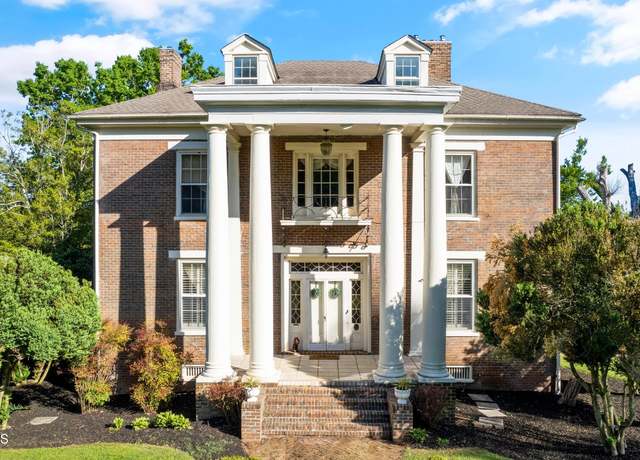 Property at 2492 River Rd, Loudon, TN 37774, 5 beds, 4.5 baths