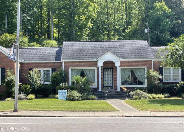 Property at 956 5th St, Jellico, TN 37762, 5 beds, 3 baths