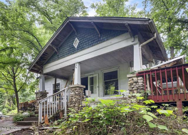 Property at 5530 N Broadway St, Knoxville, TN 37918, 3 beds, 1 bath