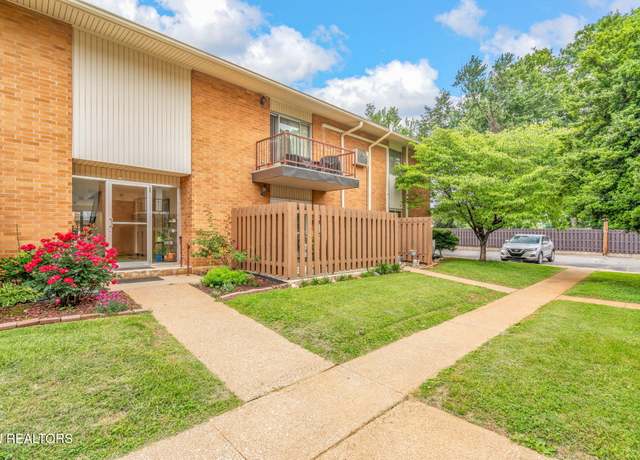 Property at 3104 N Broadway St Unit C18, Knoxville, TN 37917, 2 beds, 1.5 baths