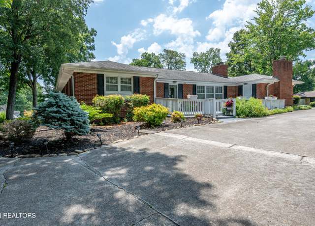 Property at 553 W Hunt Rd, Alcoa, TN 37701, 3 beds, 2.5 baths