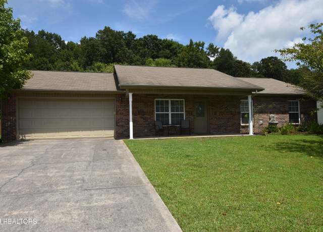 Property at 3008 Country Meadows Ln, Maryville, TN 37803, 3 beds, 2 baths