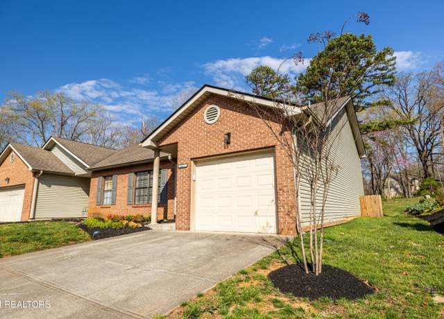 Property at 8411 Ivy Green Way, Knoxville, TN 37919, 3 beds, 2.5 baths