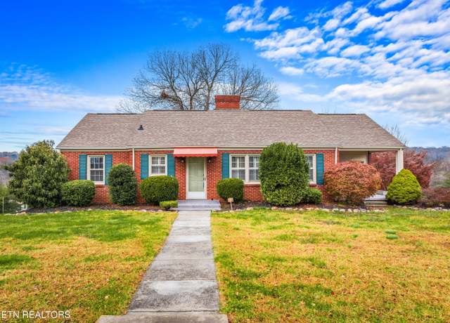 Property at 1267 Lakeview Dr, Dandridge, TN 37725, 4 beds, 2 baths