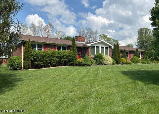 Property at 247 Valley Ln, Crossville, TN 38555, 3 beds, 2.5 baths