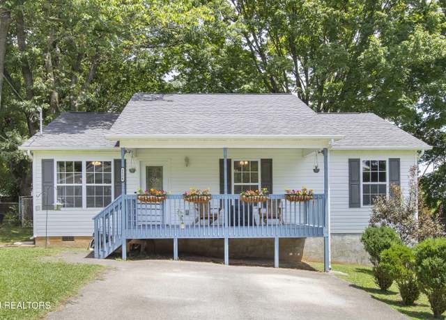 Property at 1104 Payne Rd, Knoxville, TN 37914, 3 beds, 2 baths