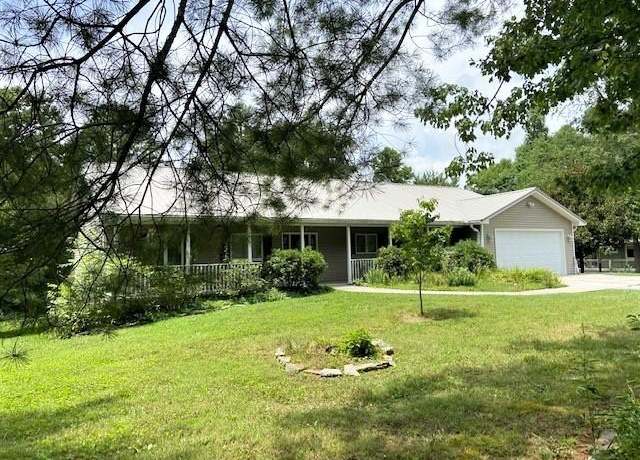 Property at 84 Evergreen Pl, Sparta, TN 38583, 3 beds, 2 baths
