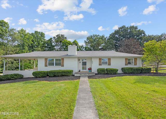 Property at 202 Westmoreland Dr, Maryville, TN 37803, 3 beds, 2 baths