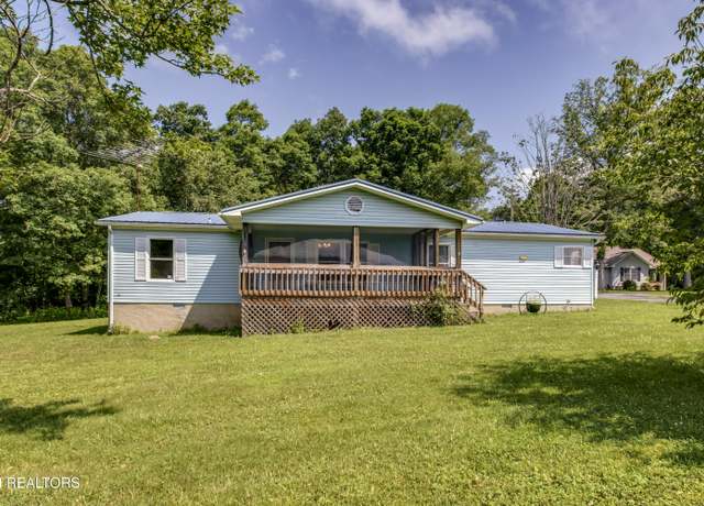 Property at 149 Northfield Dr, Crossville, TN 38571, 3 beds, 2 baths