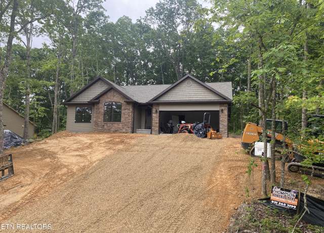 Property at 233 Albemarle Cir, Fairfield Glade, TN 38558, 3 beds, 2 baths