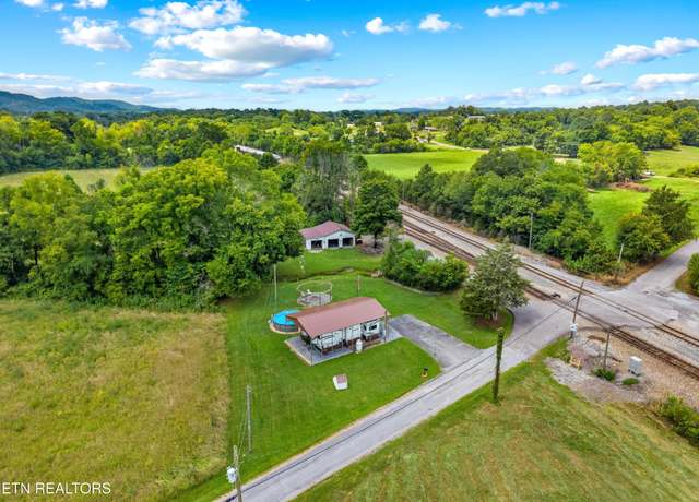 Property at 202 S Shepherd Dr, Bulls Gap, TN 37711