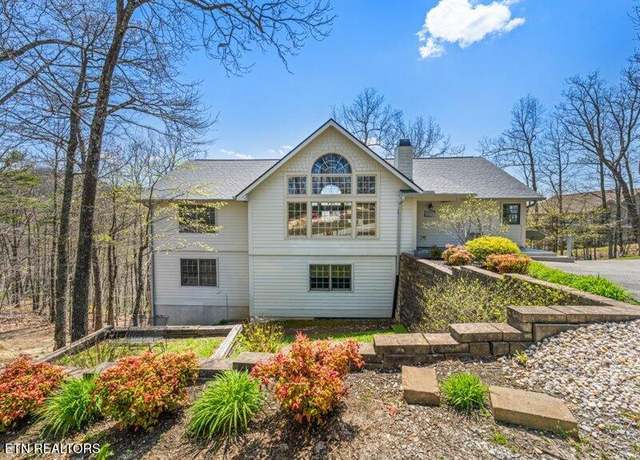 Property at 702 John Sevier Dr, Sevierville, TN 37876, 5 beds, 3 baths