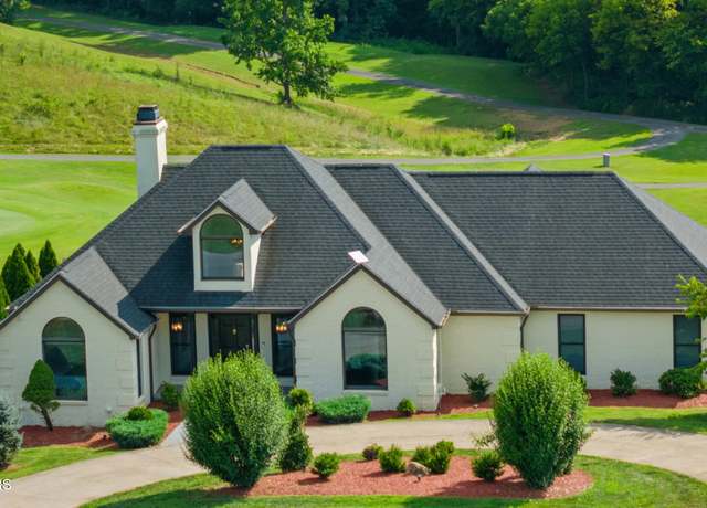 Property at 225 Bobwhite Trl, Sevierville, TN 37876, 5 beds, 4 baths