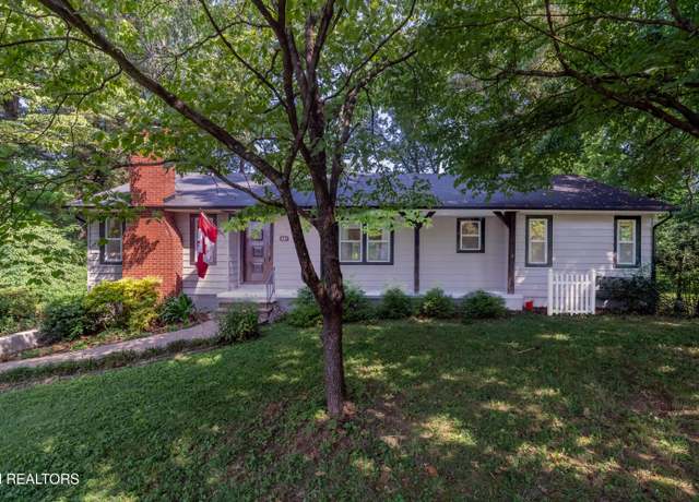 Property at 2805 Kenilworth Ln, Knoxville, TN 37917, 3 beds, 2 baths