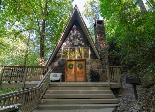 Property at 1137 Ski Mountain Rd, Gatlinburg, TN 37738, 3 beds, 2 baths