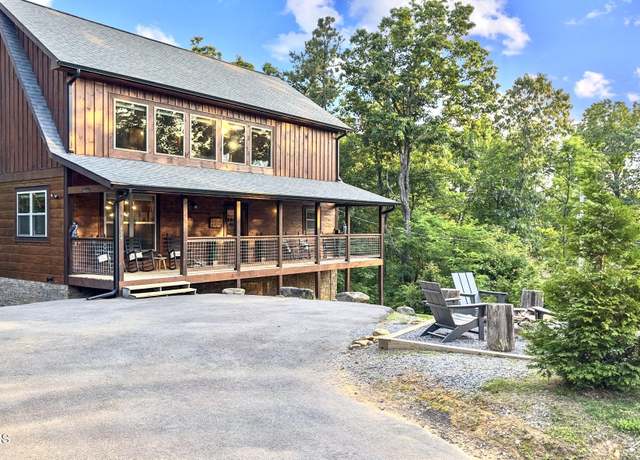 Property at 834 Pine Top Ln, Gatlinburg, TN 37738, 3 beds, 3.5 baths